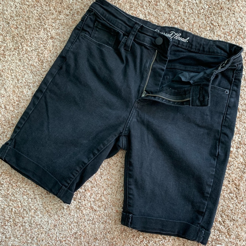 Universal Thread High Rise Bermuda Shorts - size 8